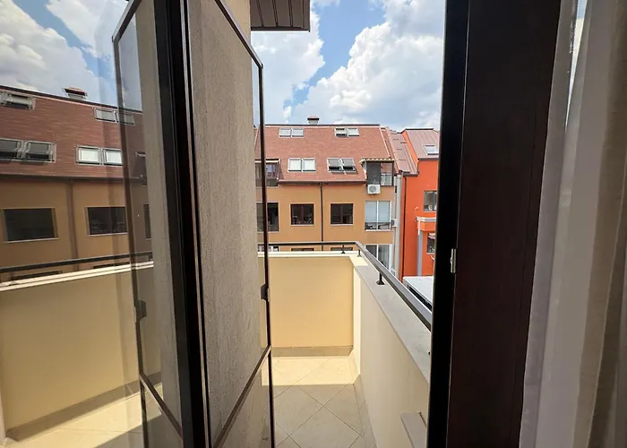 Comfort In - Modern, Bright By Flat Mаnаger * 瓦爾納